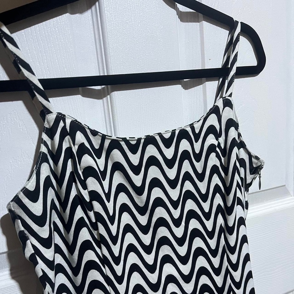 Divide black and white dress women’s